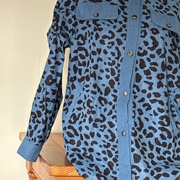 NWOT Women Leopard Shacket Jacket Lightweight Lapel Long Sleeve
Corduroy Shirt - Picture 2 of 11
